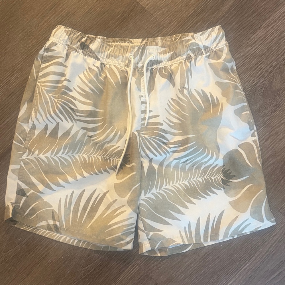 Men's 7” Tropical Leaf Swim Trunks - Picture 3 of 5